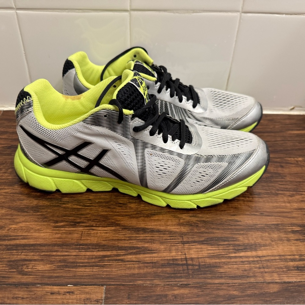 Woman running shoes